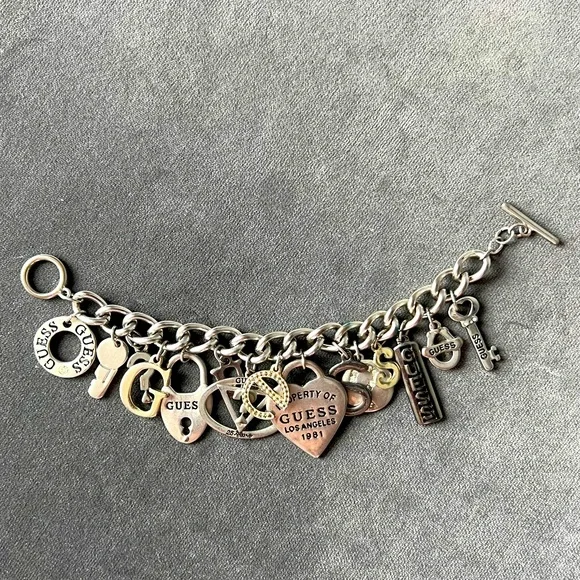 GUESS Chain Bracelet - Picture 2 of 4